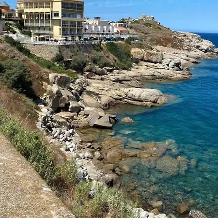 La Casa De Lilou * Santa-Maria-Poggio (Corsica)